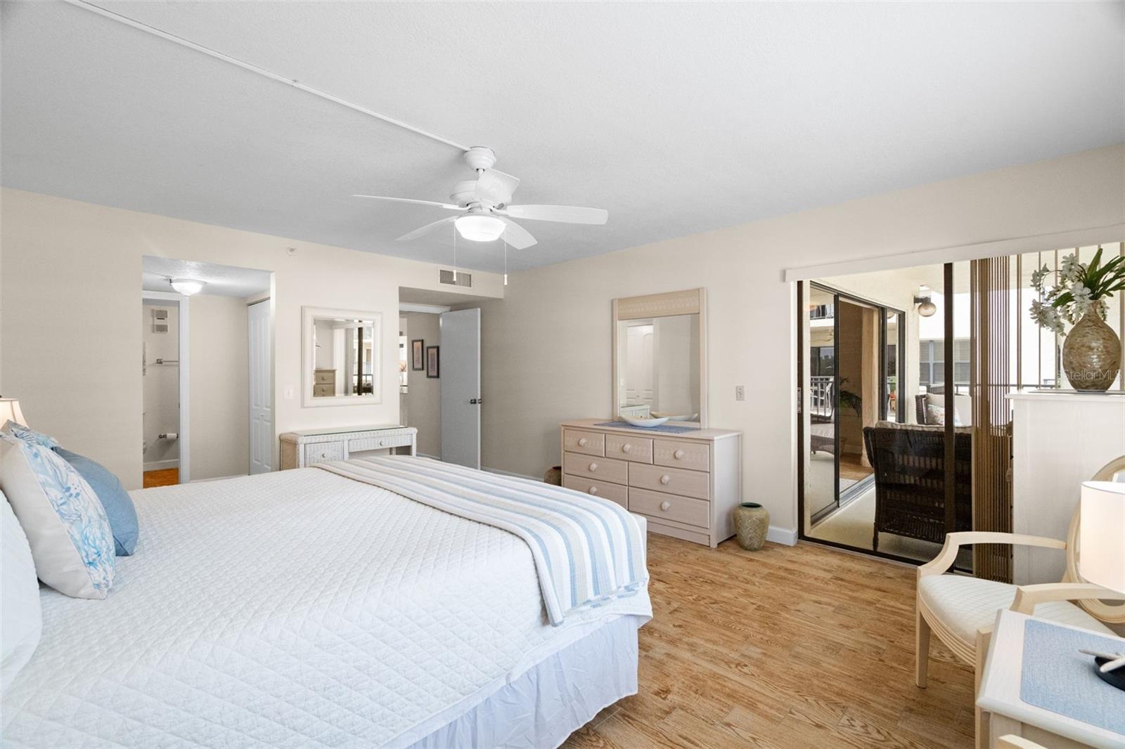 GOLDEN SHORES CONDO - Residential