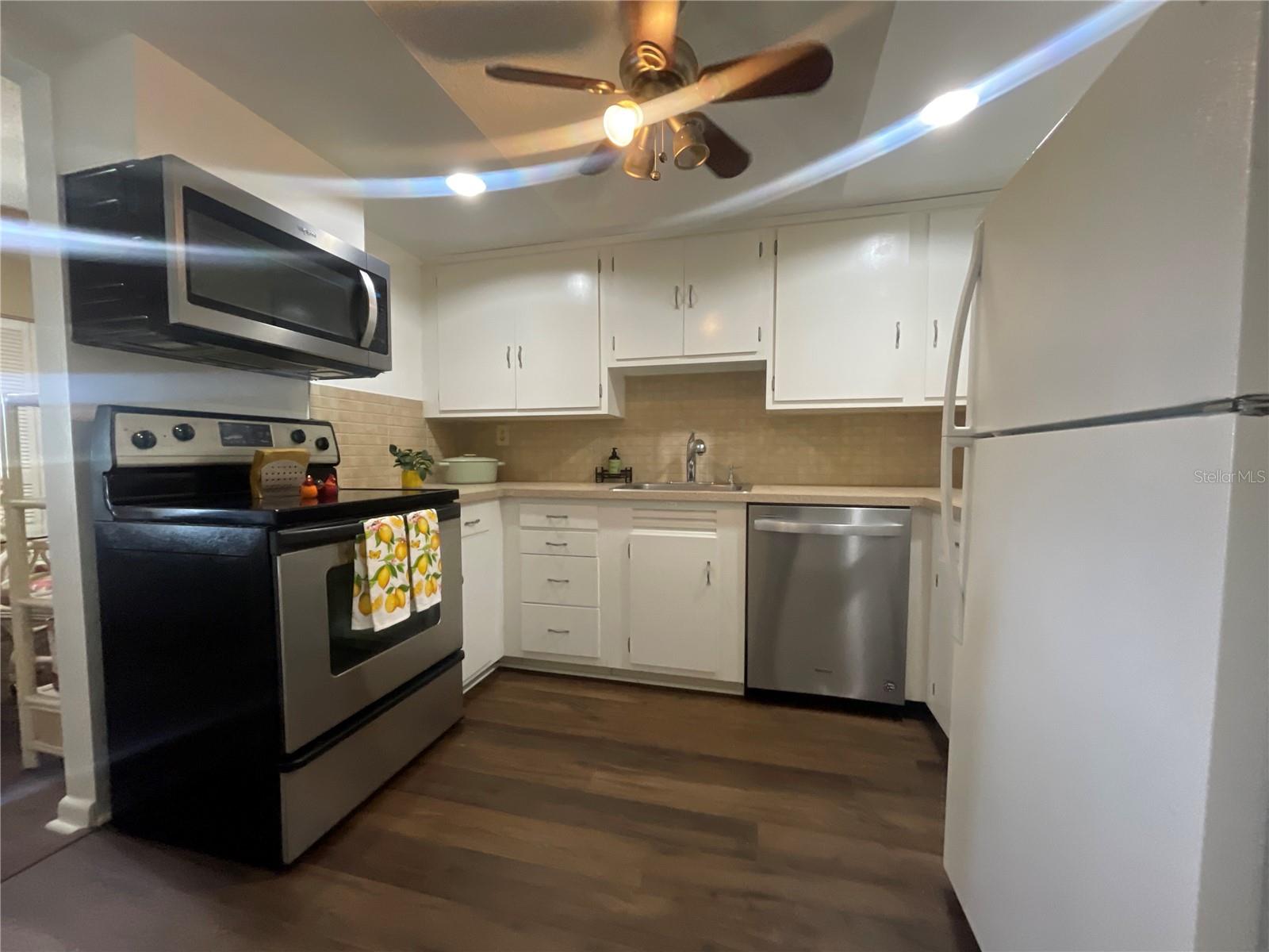 FAIRWAYS/SILVER SPGS SHRS CONDO - Residential