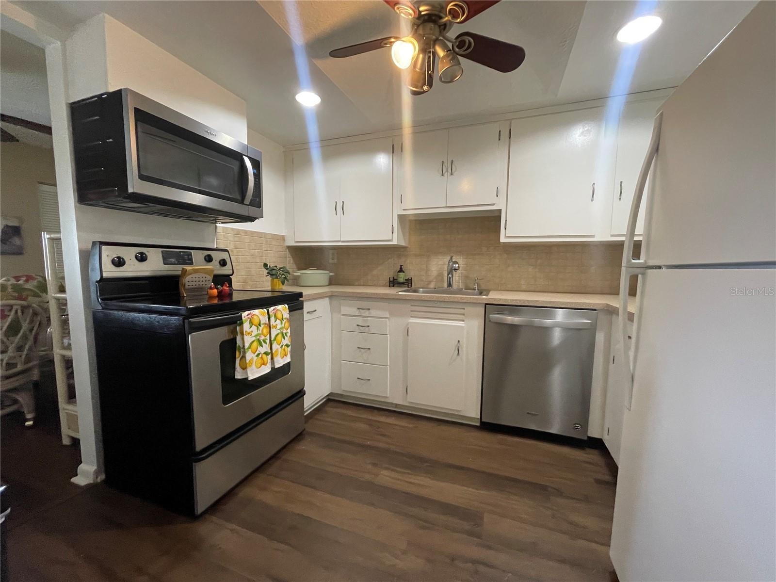 FAIRWAYS/SILVER SPGS SHRS CONDO - Residential