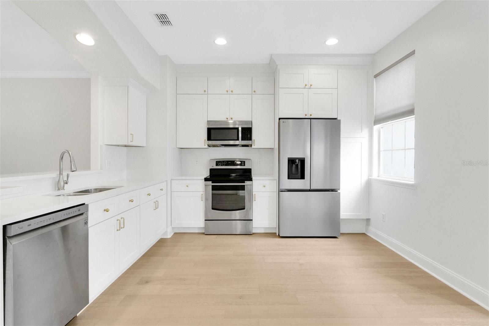 BALDWIN PARK UNIT 2 REP 1 - Residential Lease