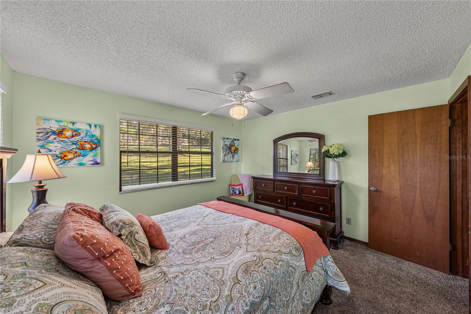 POR SE1/4 SE1/4 & POR LTS 04 & 08 - Residential