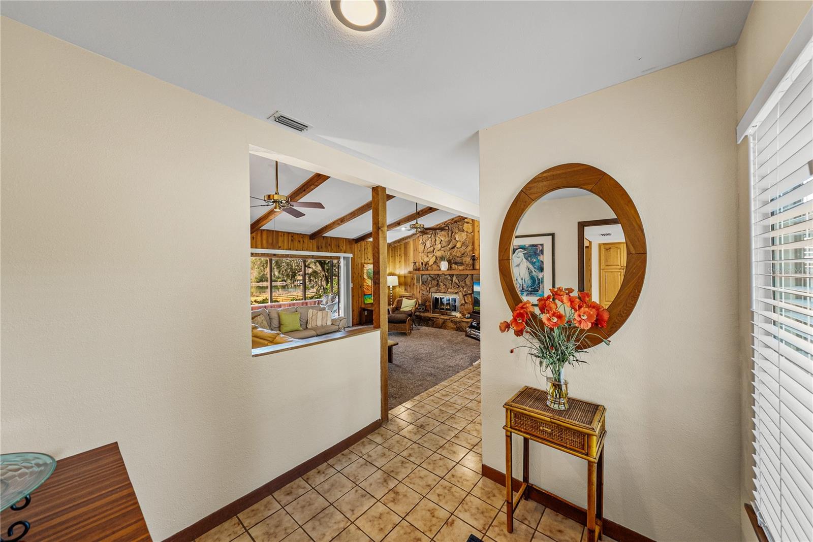 POR SE1/4 SE1/4 & POR LTS 04 & 08 - Residential