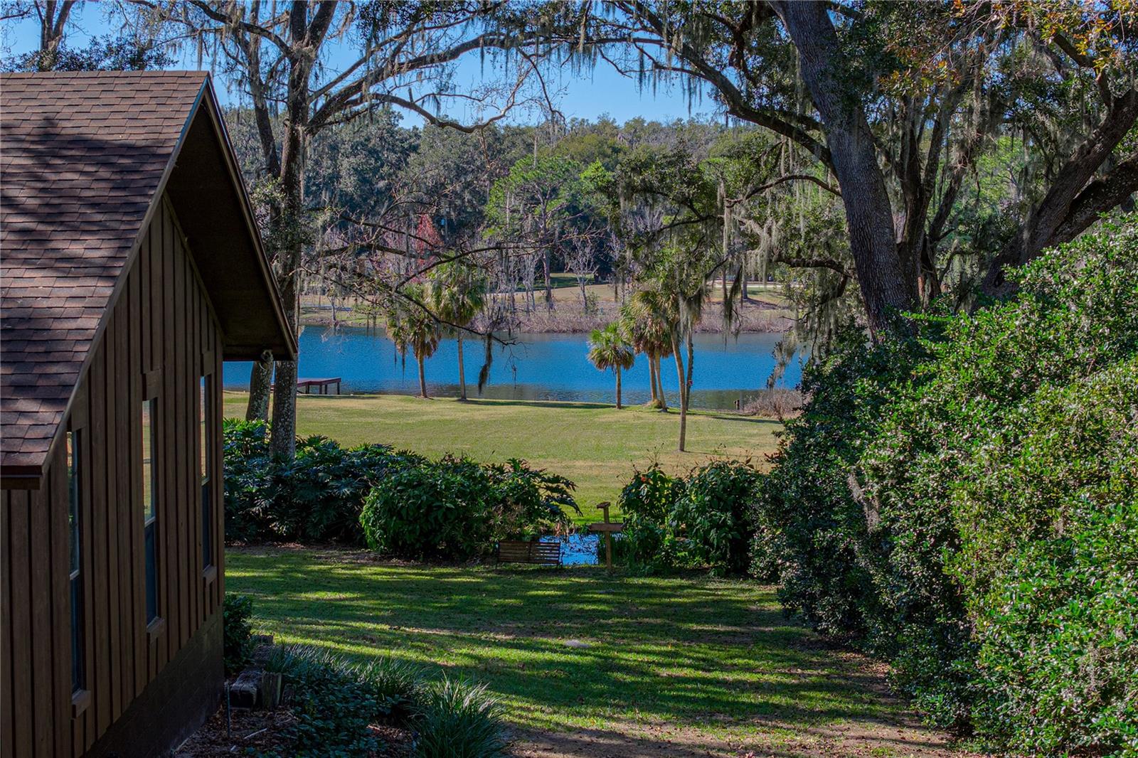 POR SE1/4 SE1/4 & POR LTS 04 & 08 - Residential