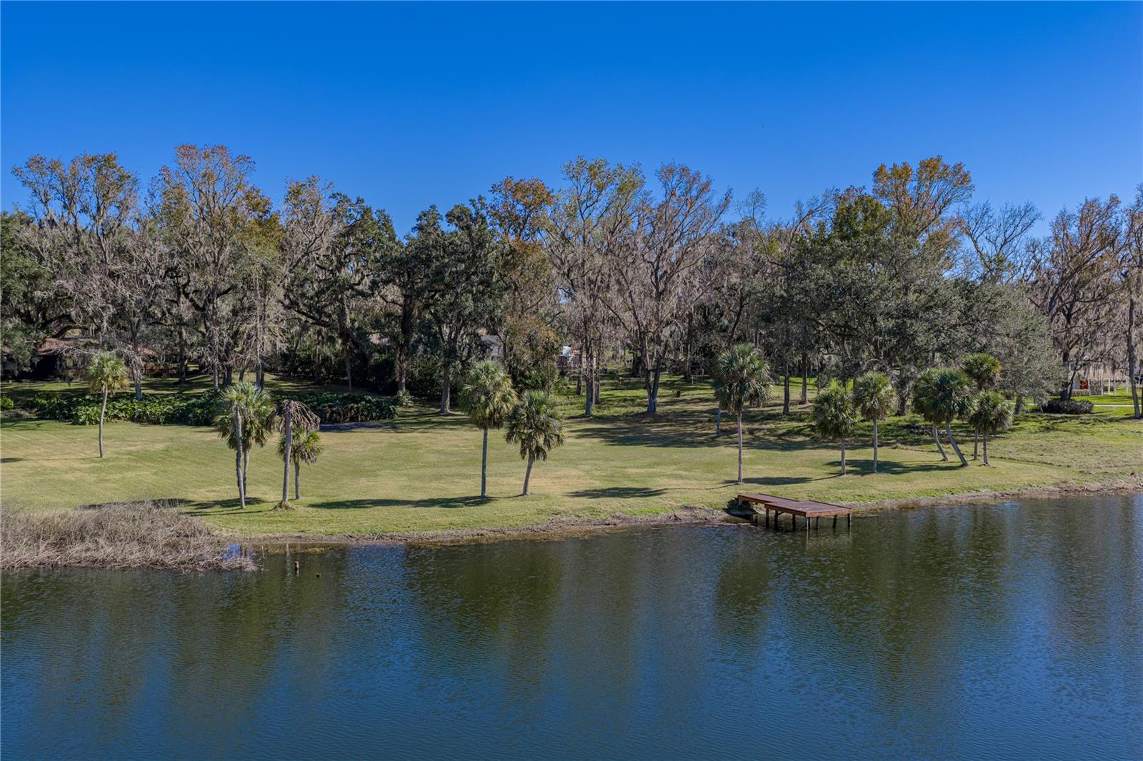 POR SE1/4 SE1/4 & POR LTS 04 & 08 - Residential