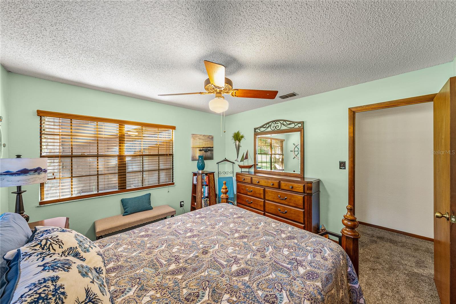 POR SE1/4 SE1/4 & POR LTS 04 & 08 - Residential