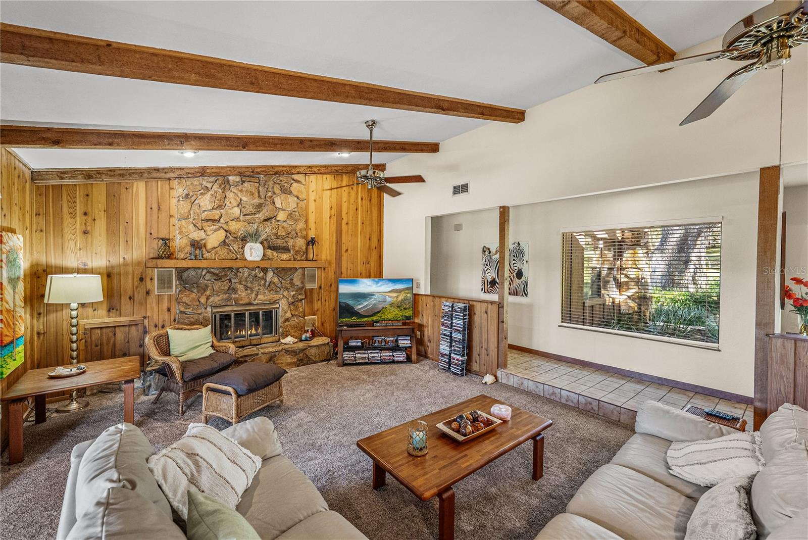 POR SE1/4 SE1/4 & POR LTS 04 & 08 - Residential