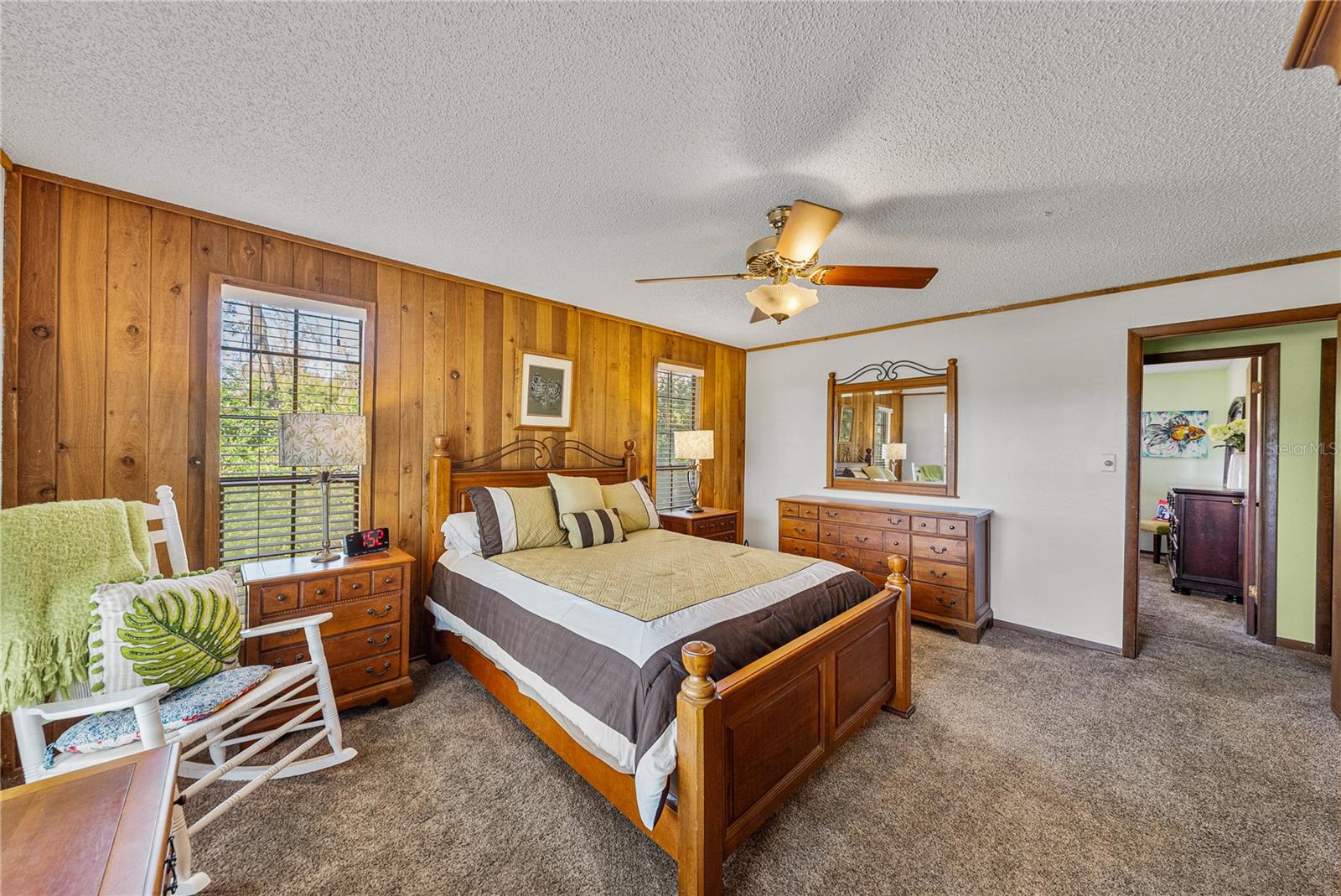 POR SE1/4 SE1/4 & POR LTS 04 & 08 - Residential