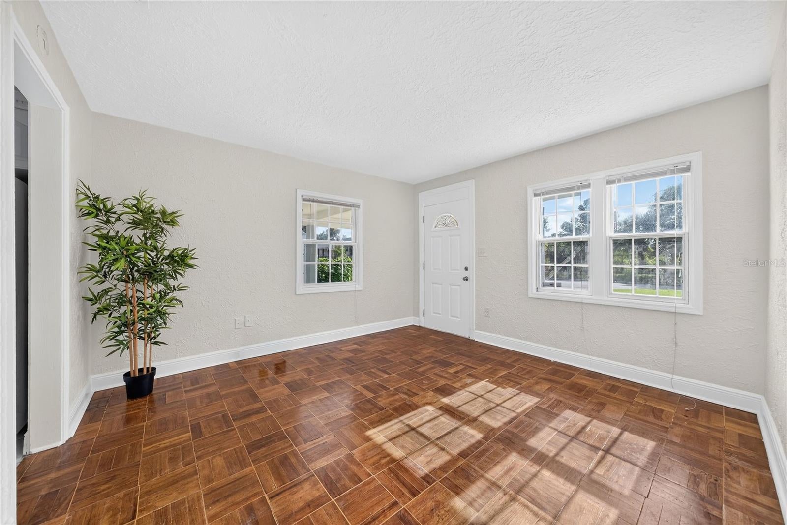 1333 S DENNING DRIVE