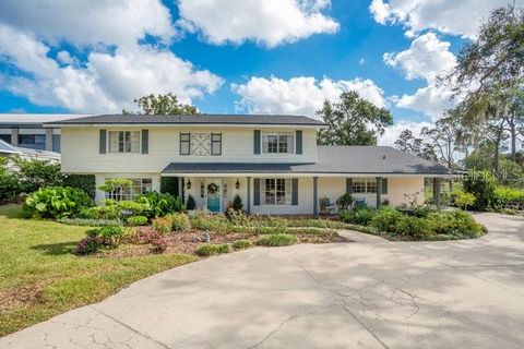 A home in WINTER HAVEN