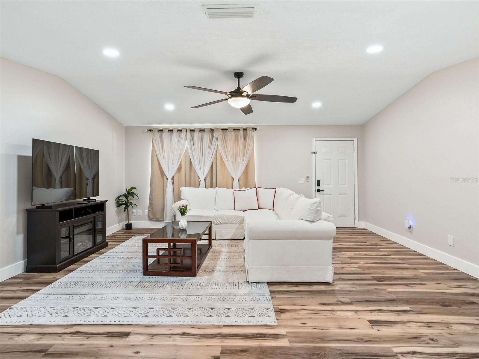 OCALA PARK ESTATE - Residential