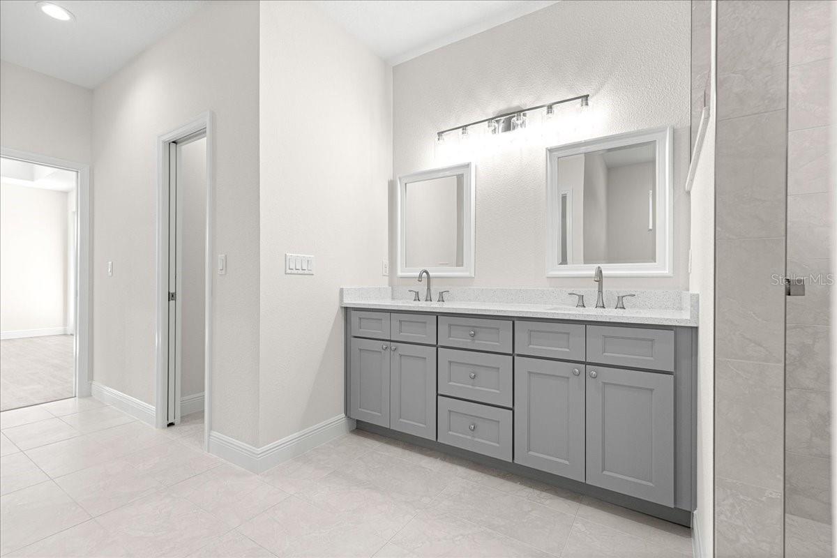 ROLLING HILLS 01 - Residential