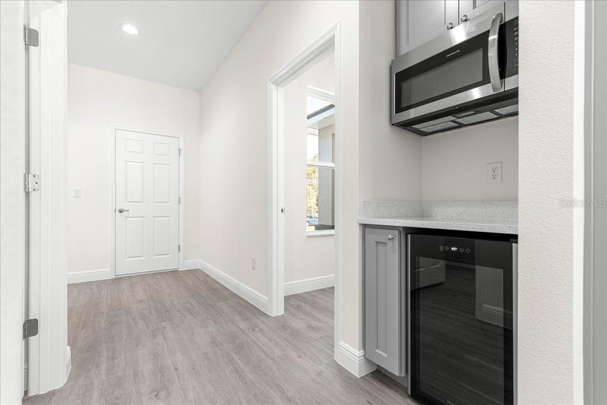 ROLLING HILLS 01 - Residential