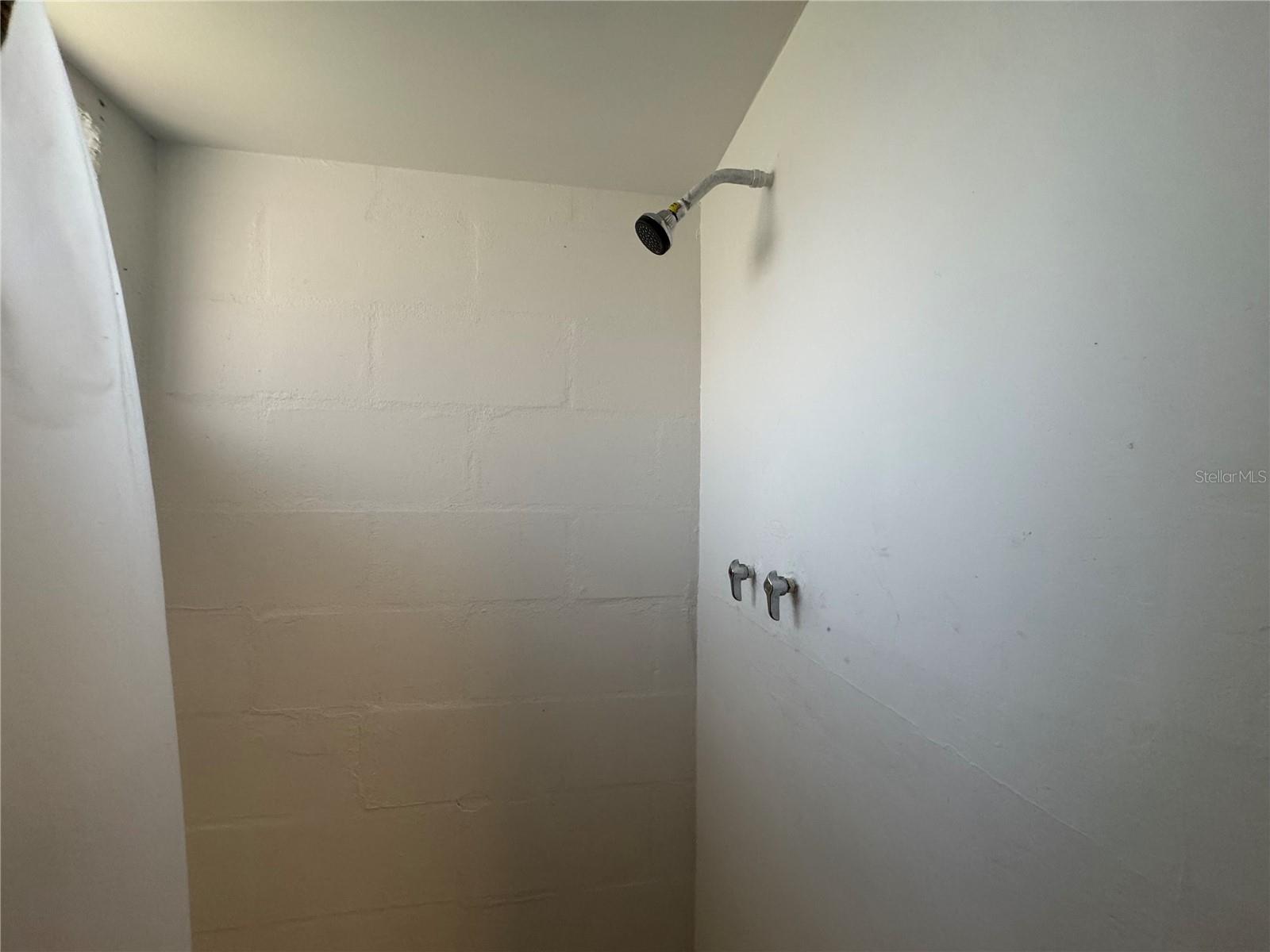 BEACON SQUARE - Residential Lease