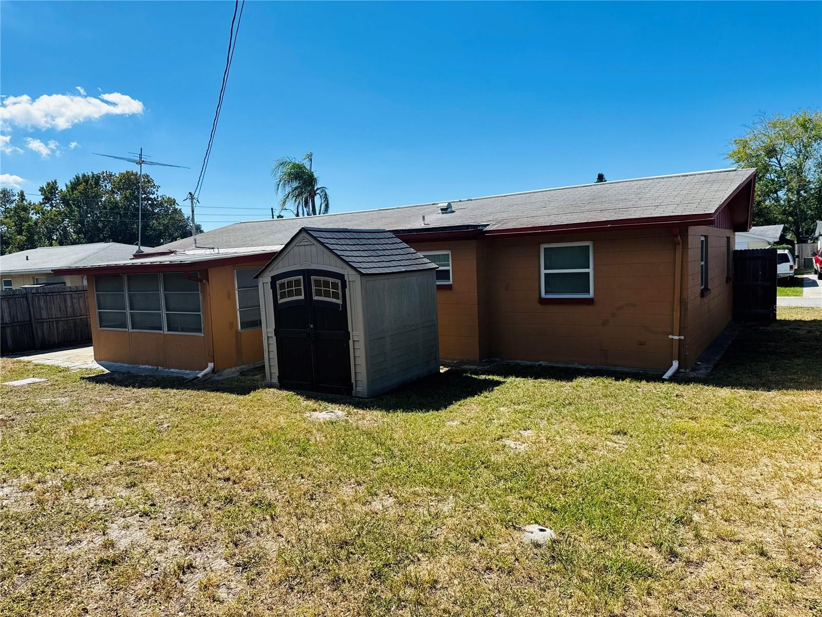 BEACON SQUARE - Residential Lease