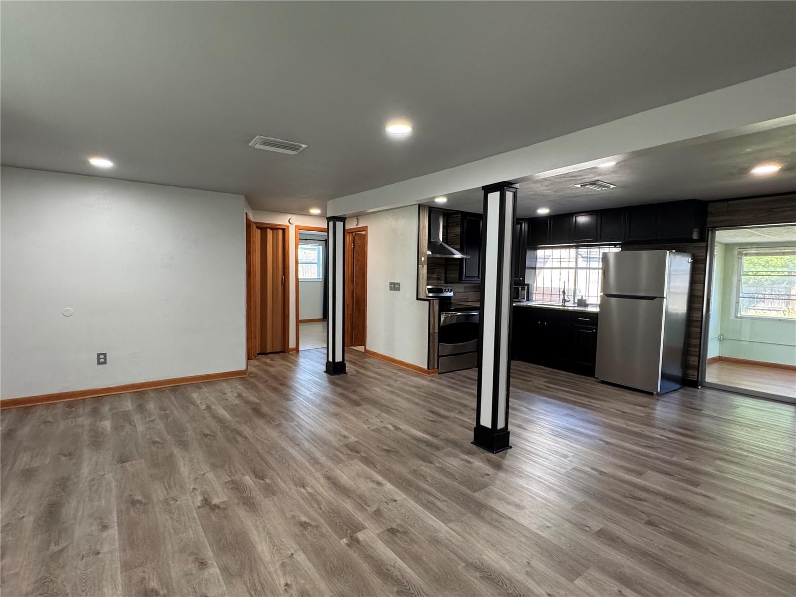 BEACON SQUARE - Residential Lease