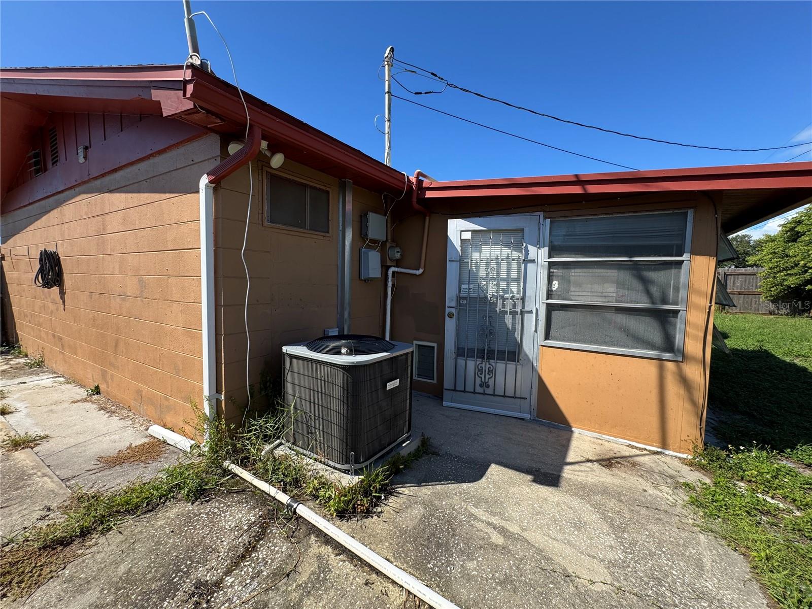 BEACON SQUARE - Residential Lease