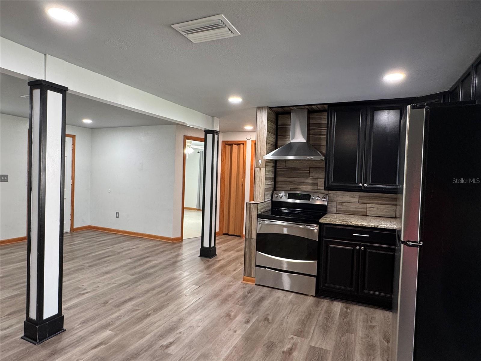 BEACON SQUARE - Residential Lease