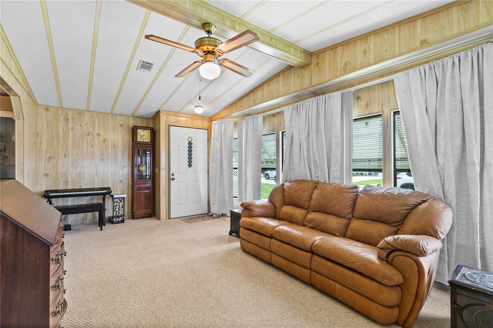 1435 MOHAWK CIRCLE