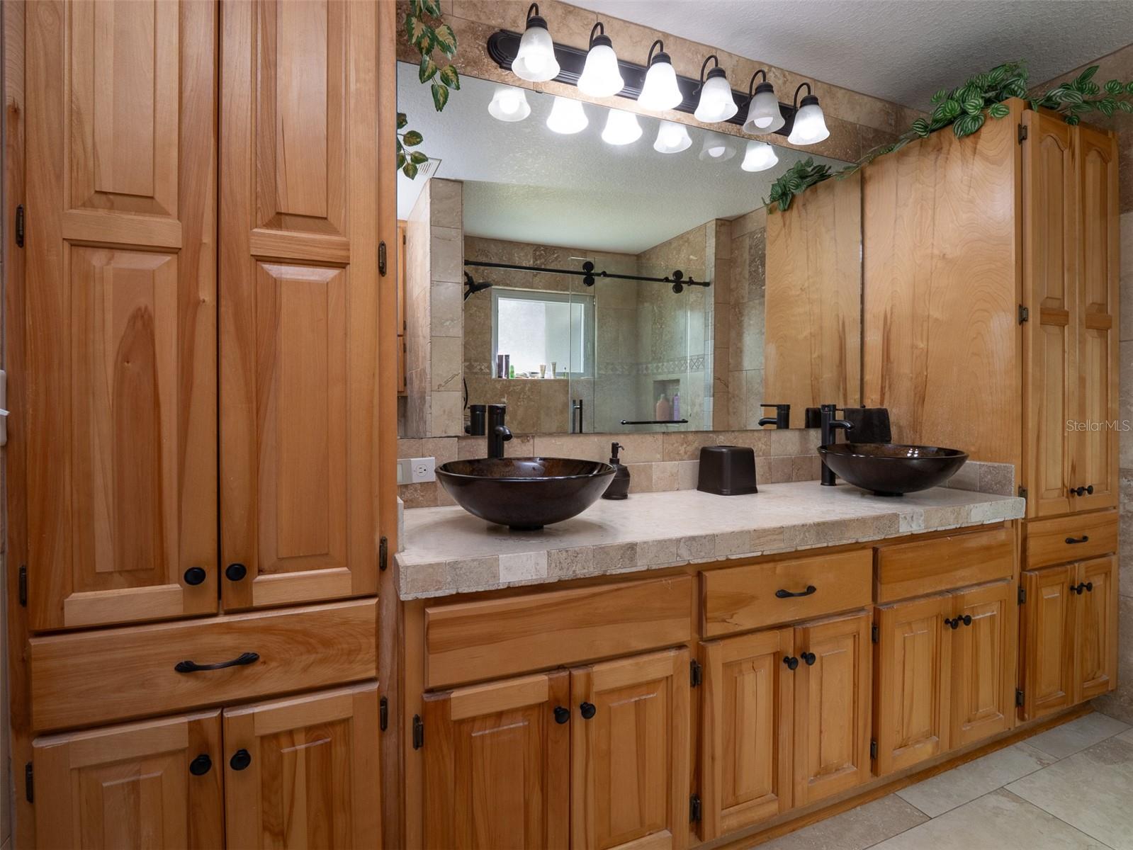 CLAY SHORES - Residential