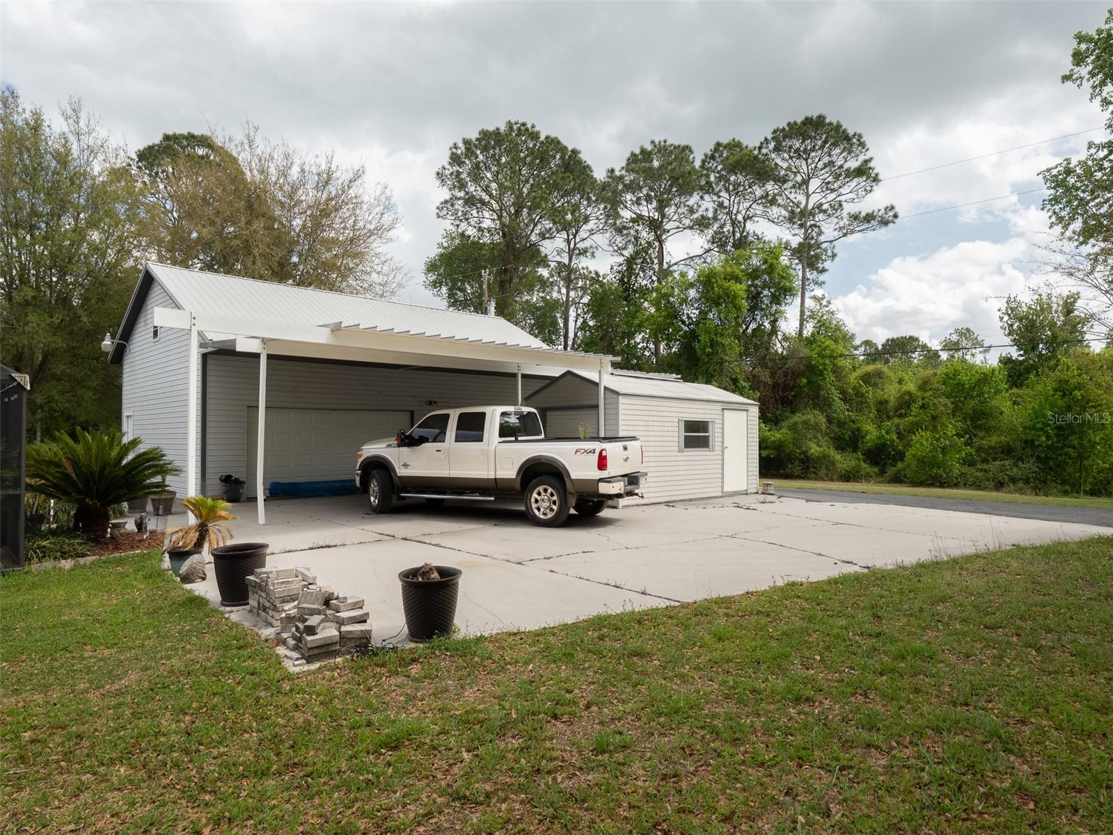 CLAY SHORES - Residential