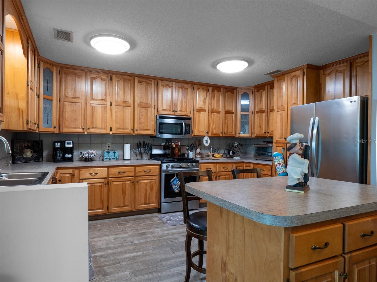 CLAY SHORES - Residential