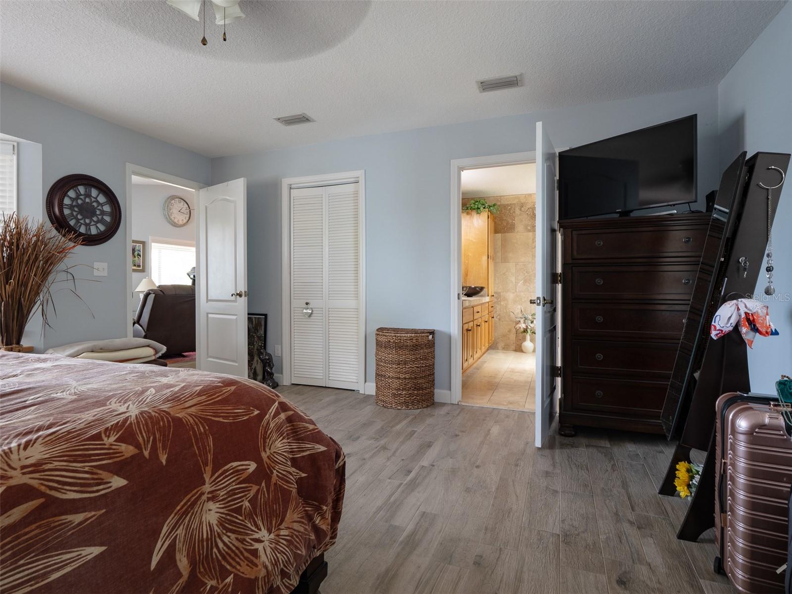 CLAY SHORES - Residential