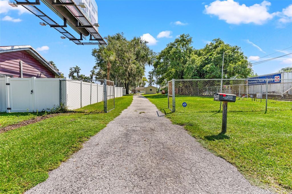 Photo of 3104 LAND O LAKES BOULEVARD, LAND O LAKES, FL 34639 (MLS # T3472907)