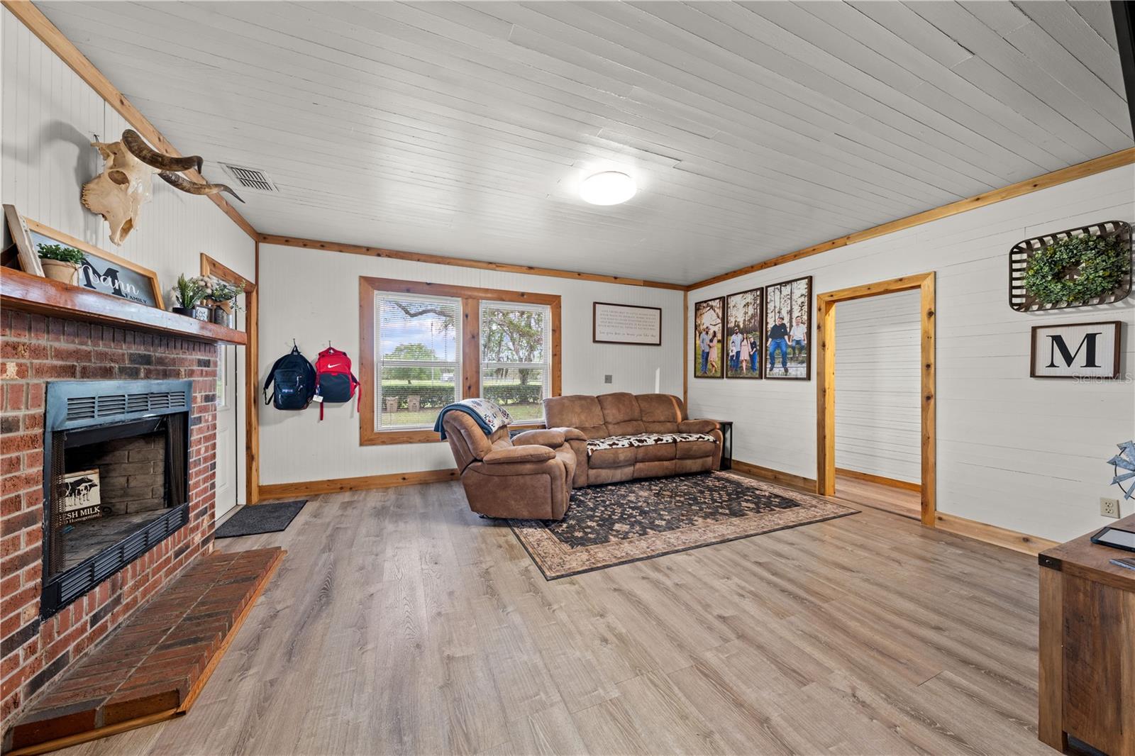 ACREAGE & UNREC - Residential