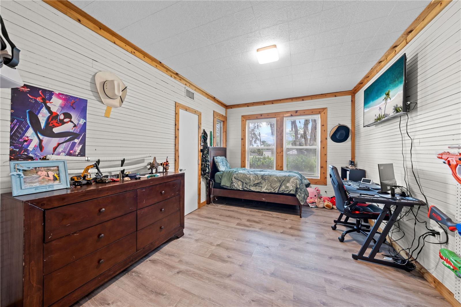 ACREAGE & UNREC - Residential