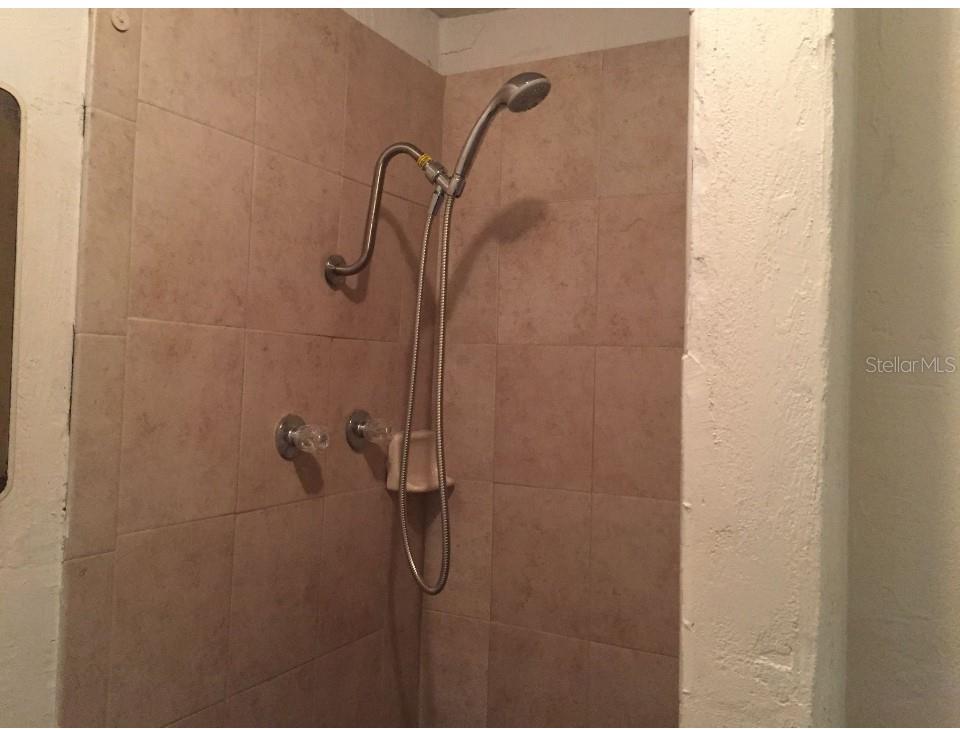 HIGHLAND SHORES SEC 01 - Residential