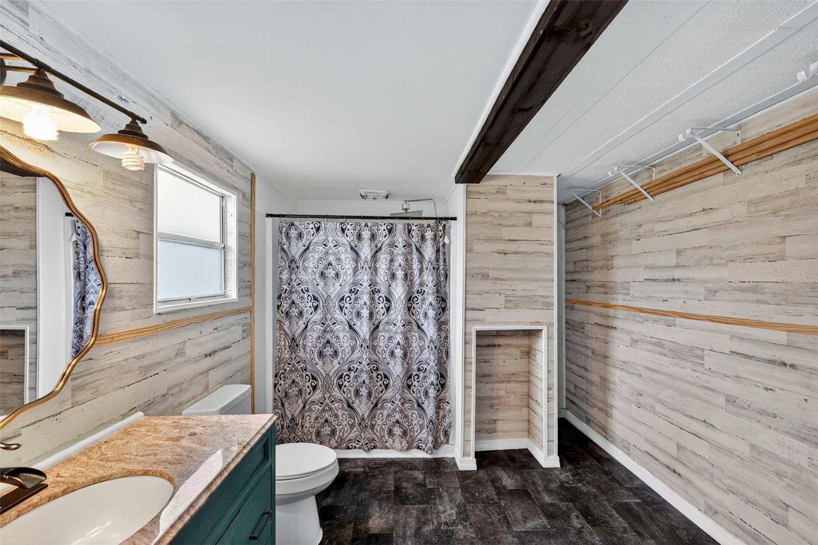 UNREC SW1/4 SW1/4 - Residential