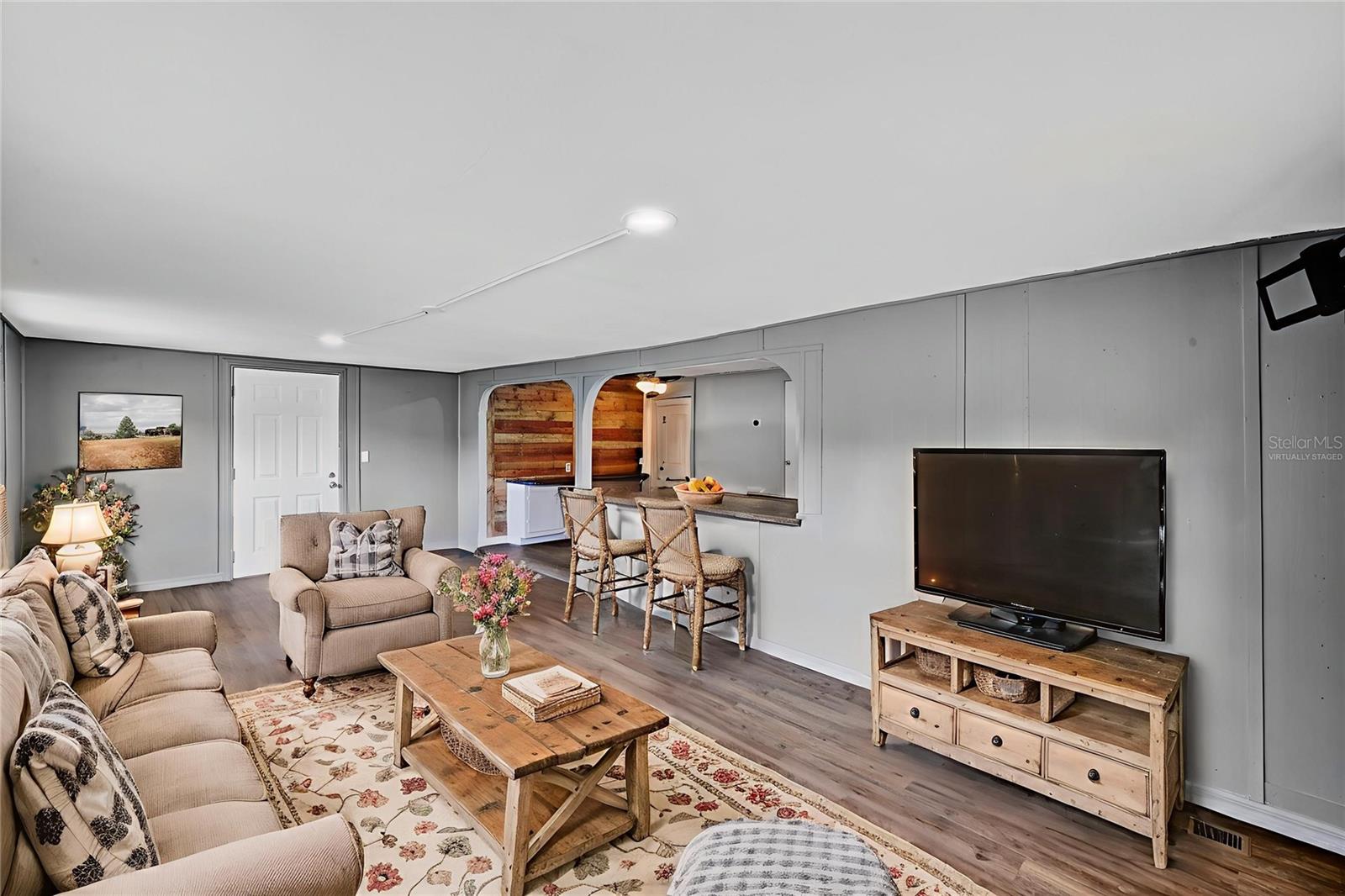 UNREC SW1/4 SW1/4 - Residential