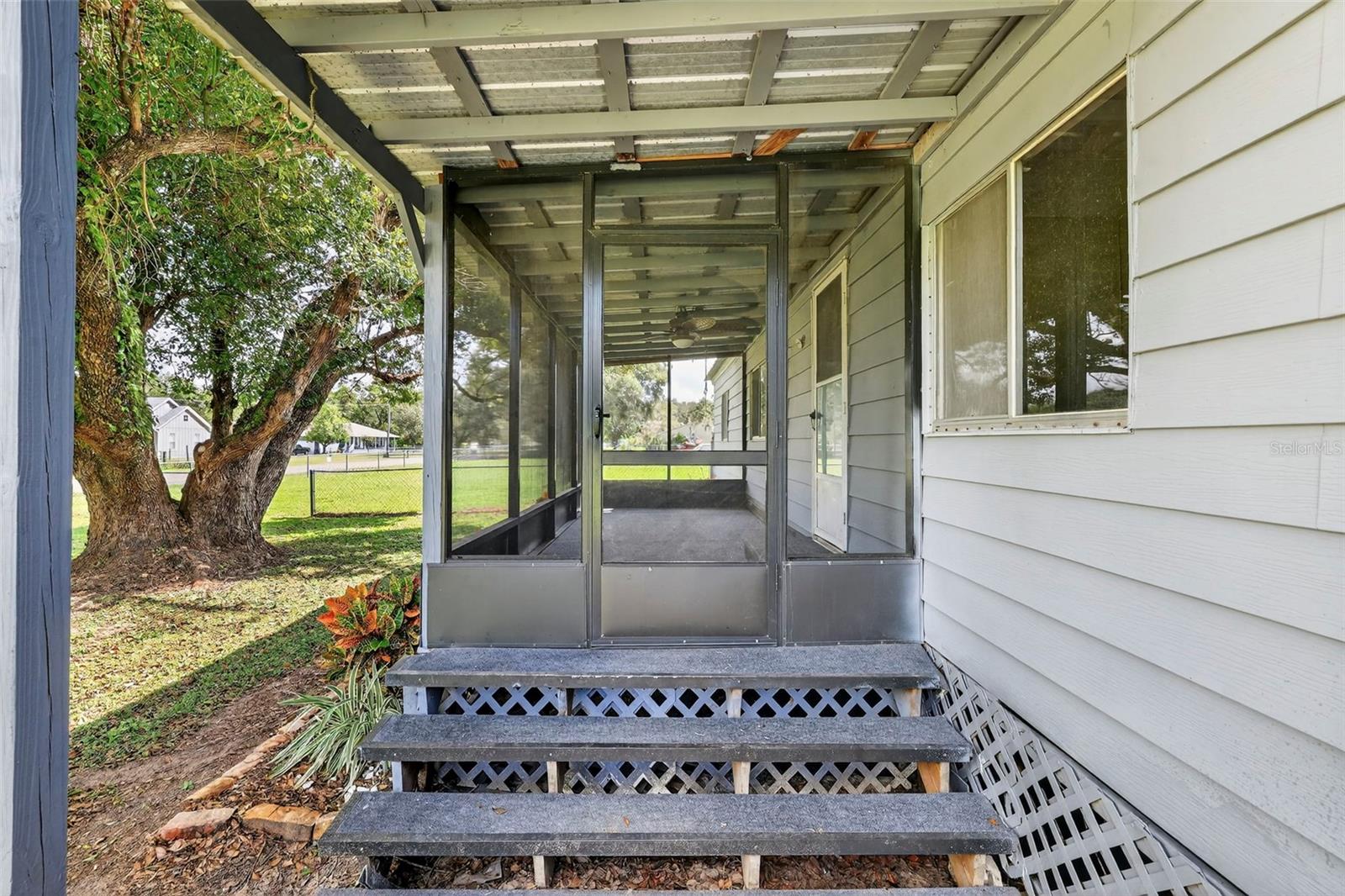 UNREC SW1/4 SW1/4 - Residential