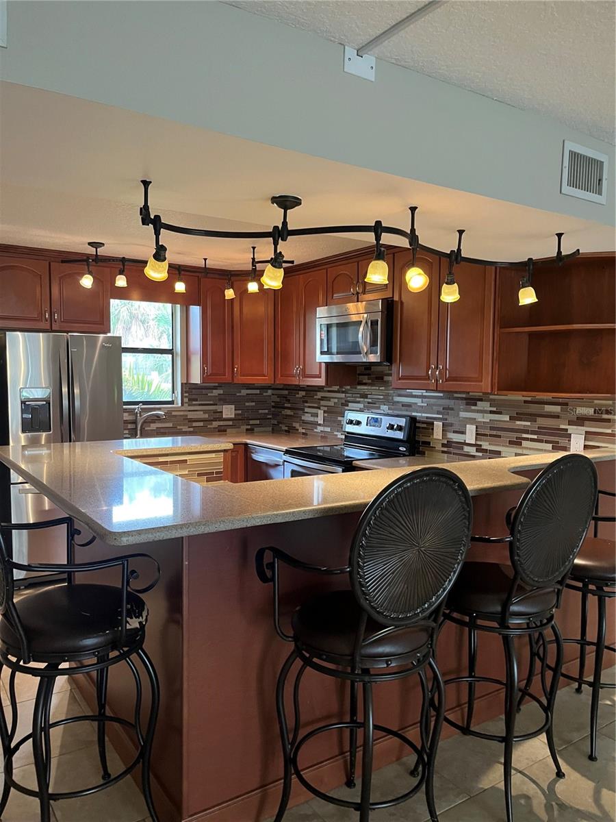 BAYWOOD NORTHWEST CONDO - Residential Lease