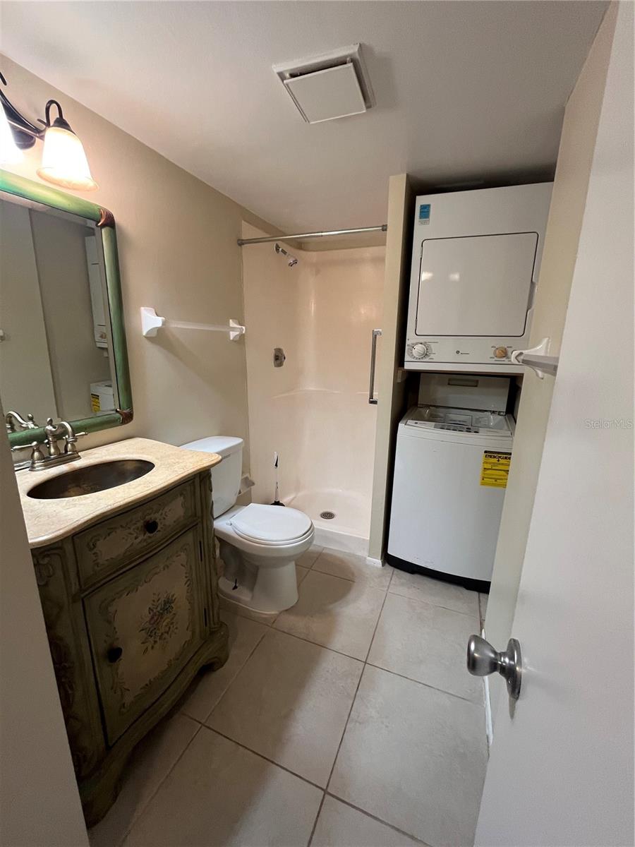 BAYWOOD NORTHWEST CONDO - Residential Lease