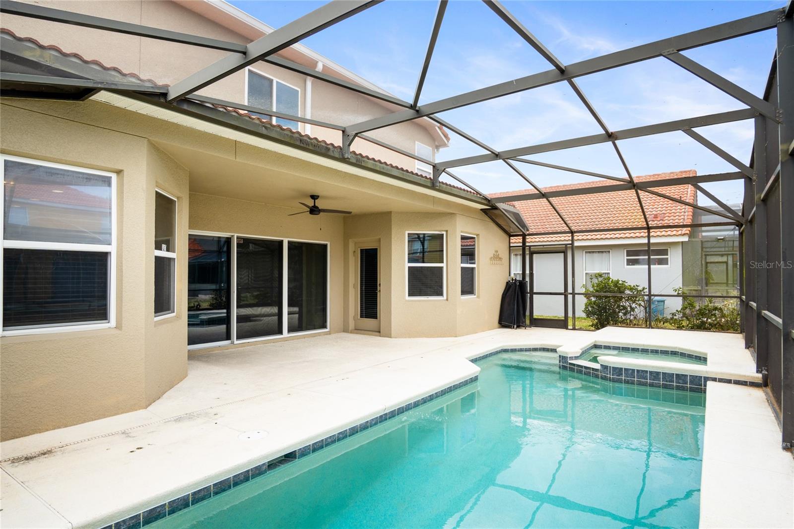 AVIANA - Residential