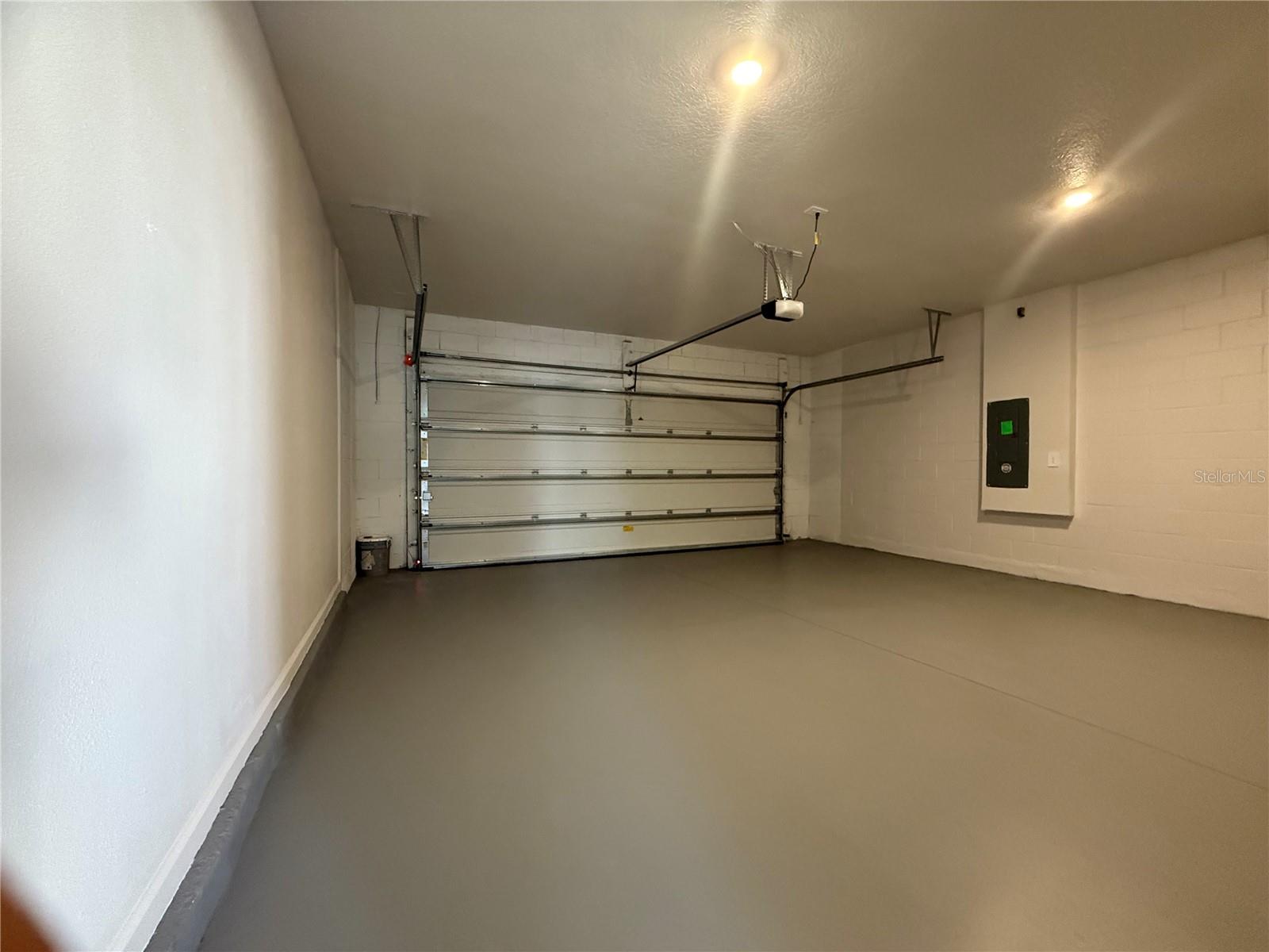 HUNT CLUB AT LAKE WALES PHASE 1 - Residential Lease