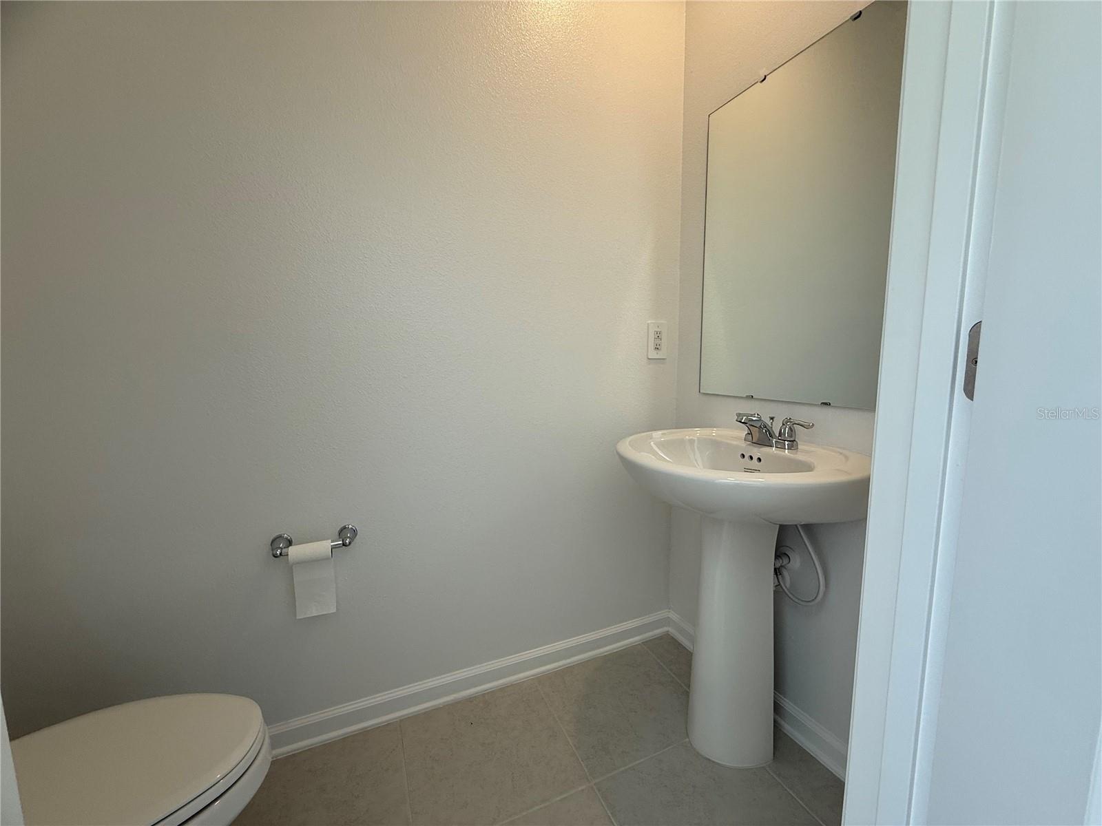 HUNT CLUB AT LAKE WALES PHASE 1 - Residential Lease