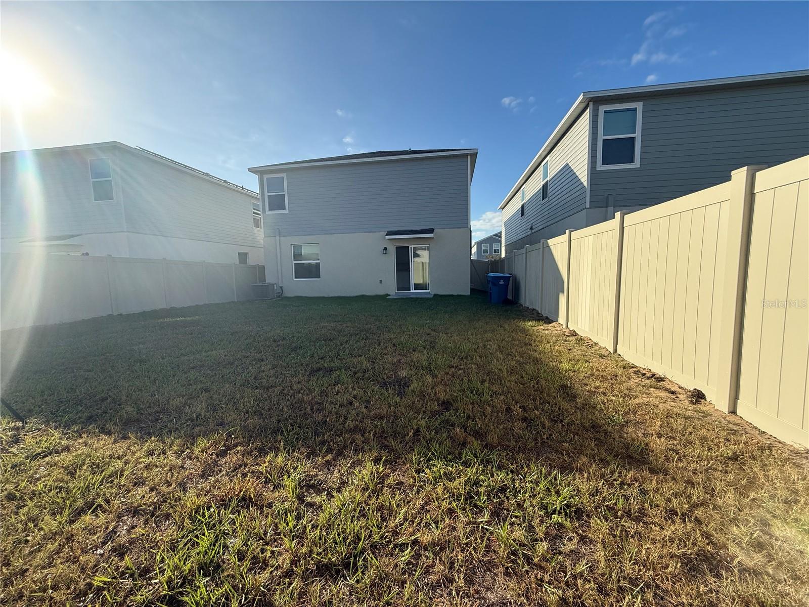 HUNT CLUB AT LAKE WALES PHASE 1 - Residential Lease