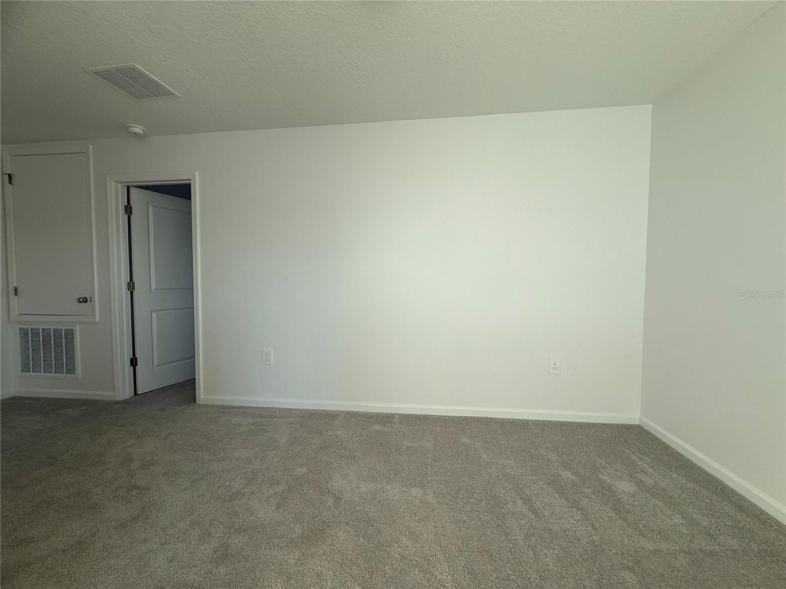 HUNT CLUB AT LAKE WALES PHASE 1 - Residential Lease