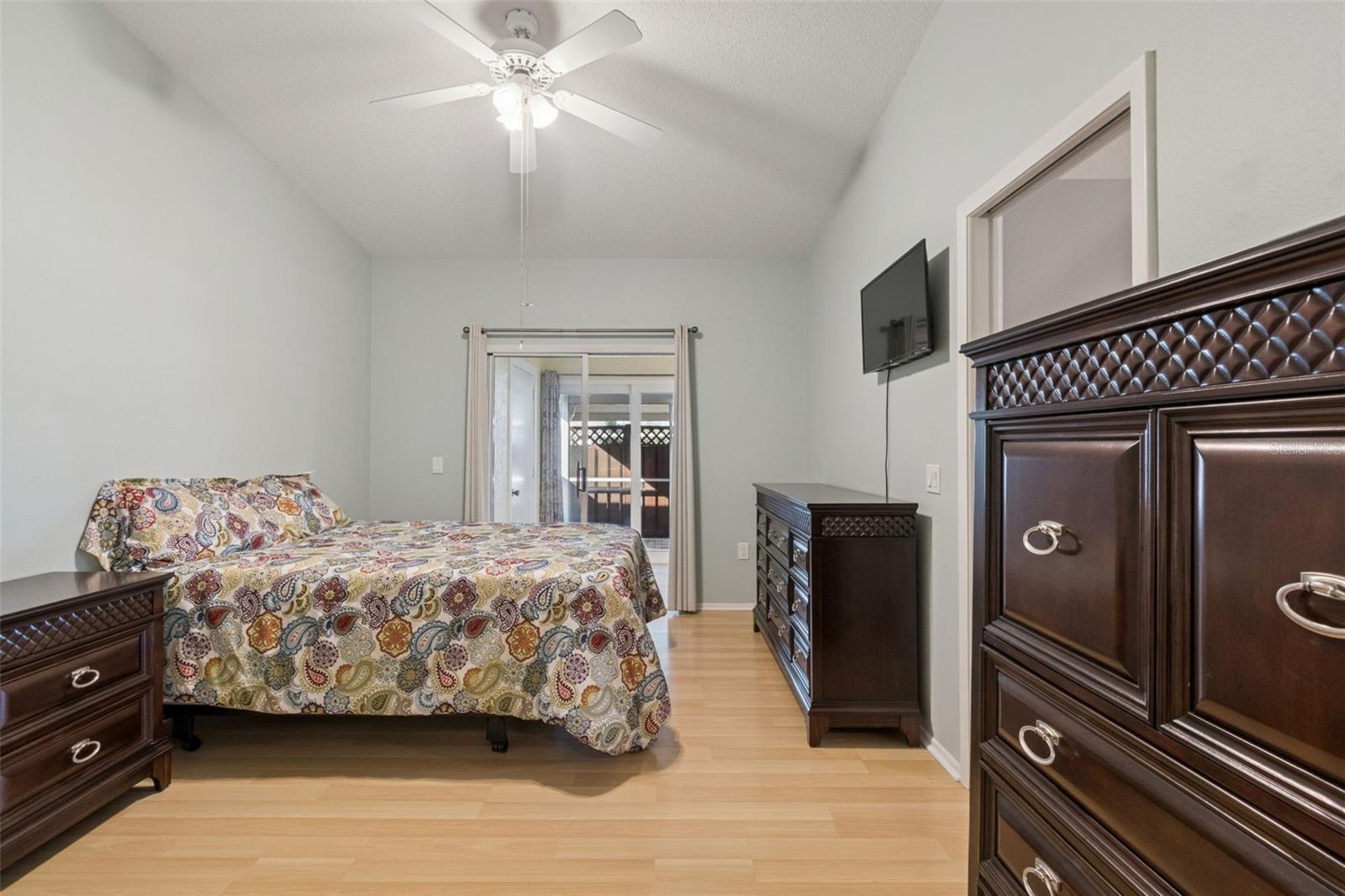 COUNTRY VILLAGE - Residential