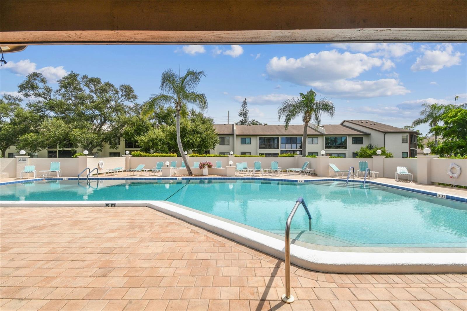 COUNTRY VILLAGE - Residential