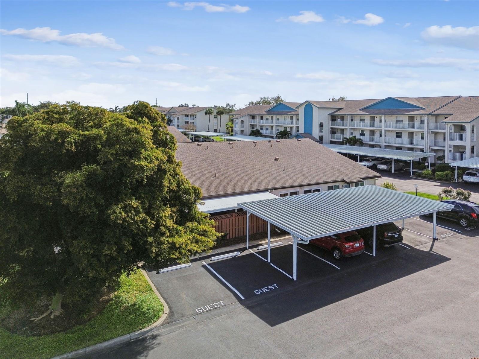 COUNTRY VILLAGE - Residential