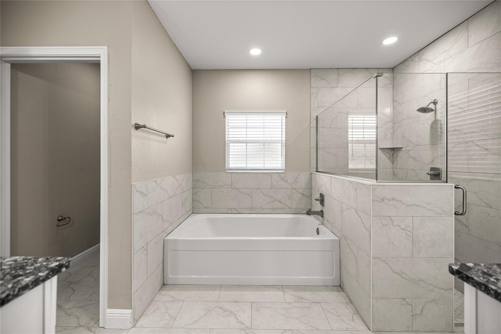 HUNTERS RDG - Residential