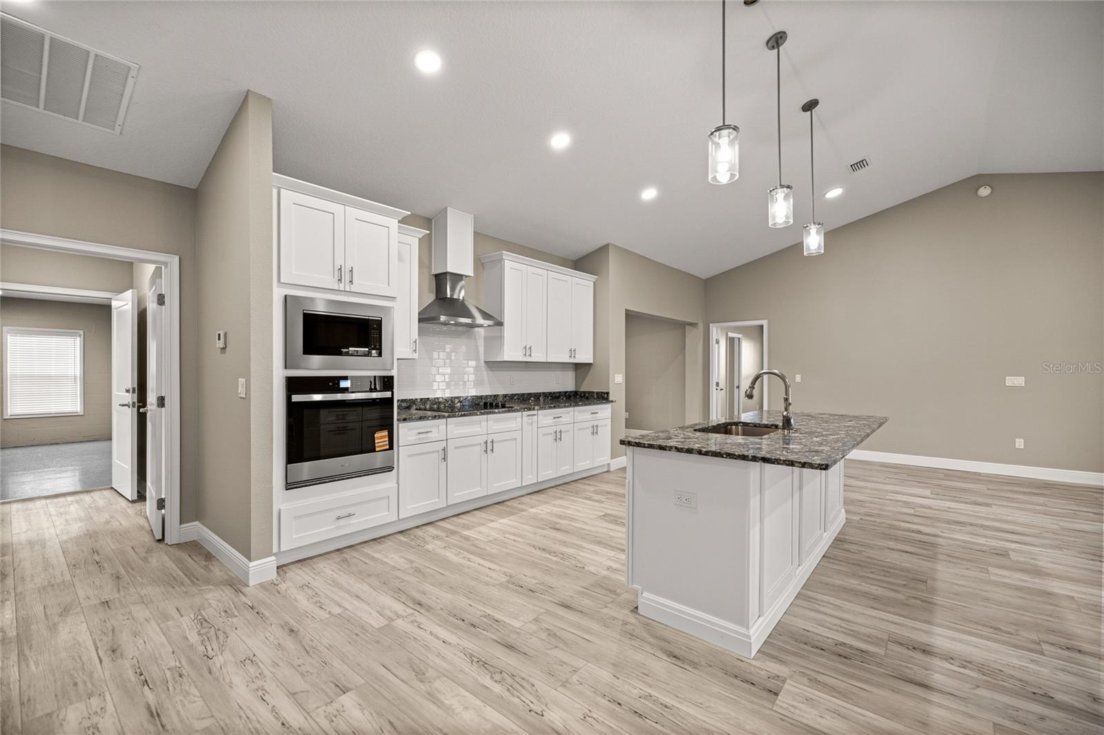 HUNTERS RDG - Residential