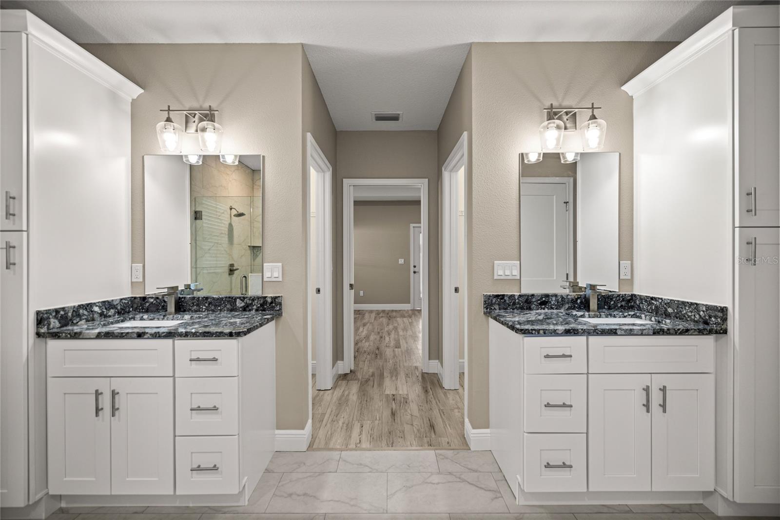 HUNTERS RDG - Residential