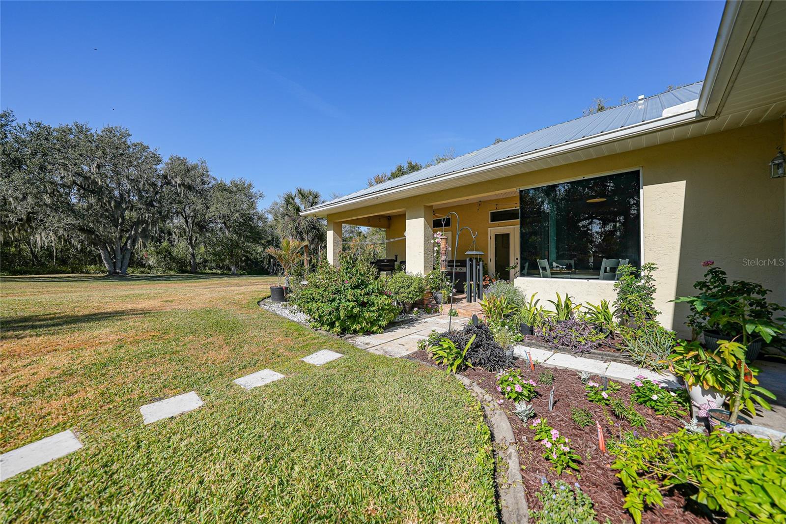 VOSS OAKS - Residential