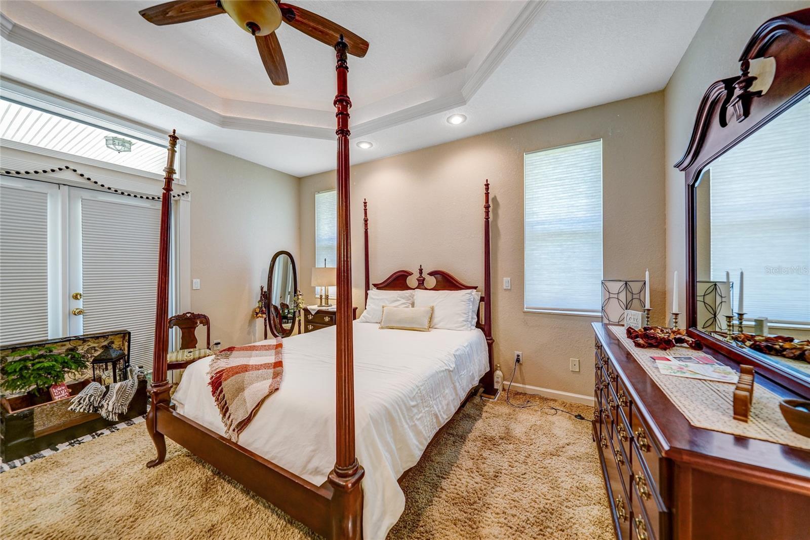 VOSS OAKS - Residential