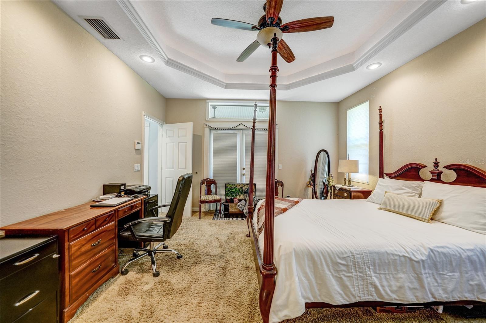 VOSS OAKS - Residential