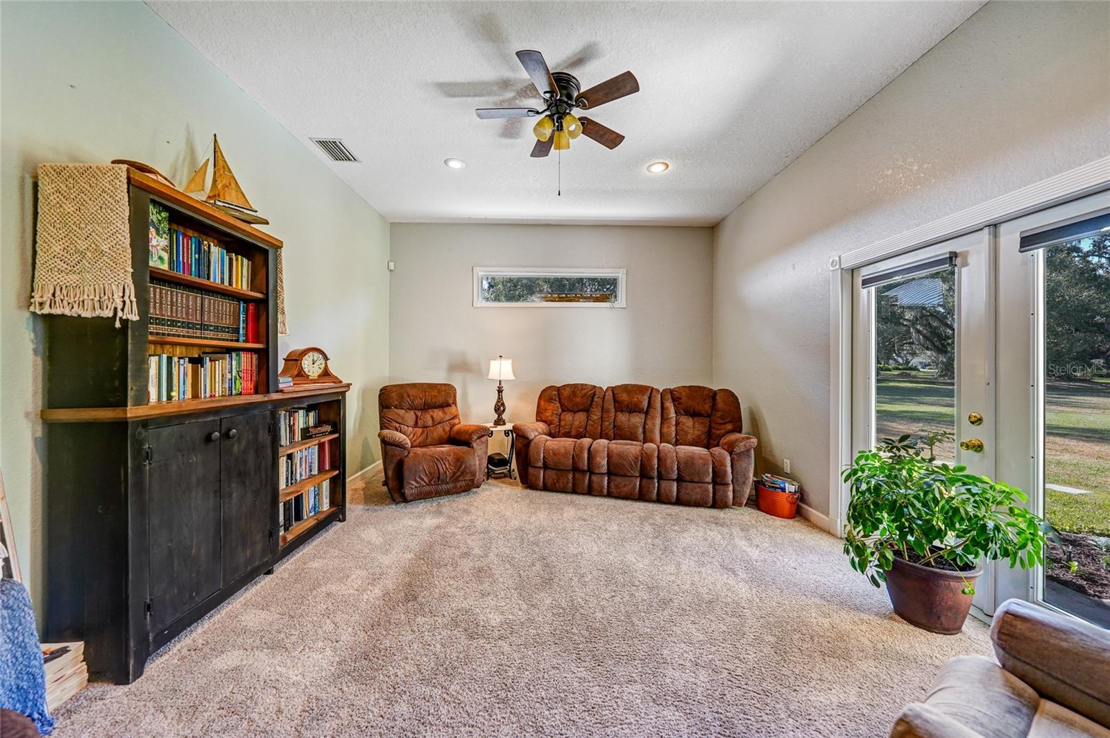 VOSS OAKS - Residential